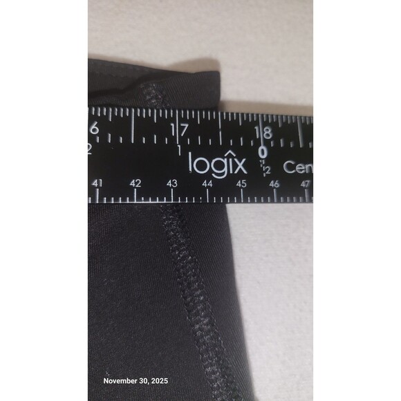 Old Navy Active Slim Boot Cut extra high rise leggings Black NWOT - Picture 3 of 6